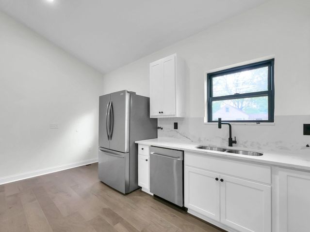 1292 Moundview Avenue, Columbus, OH 43207