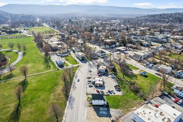 318 North Street, Bennington, VT 05201