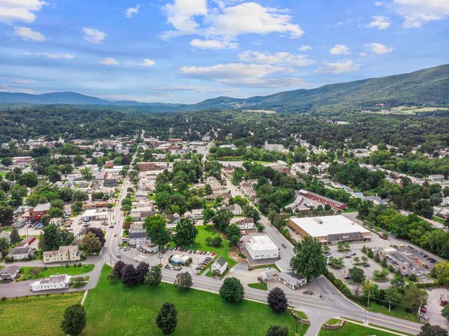 318 North Street, Bennington, VT 05201