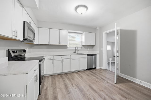 7206 MANITOBA Drive, Jacksonville, FL 32211