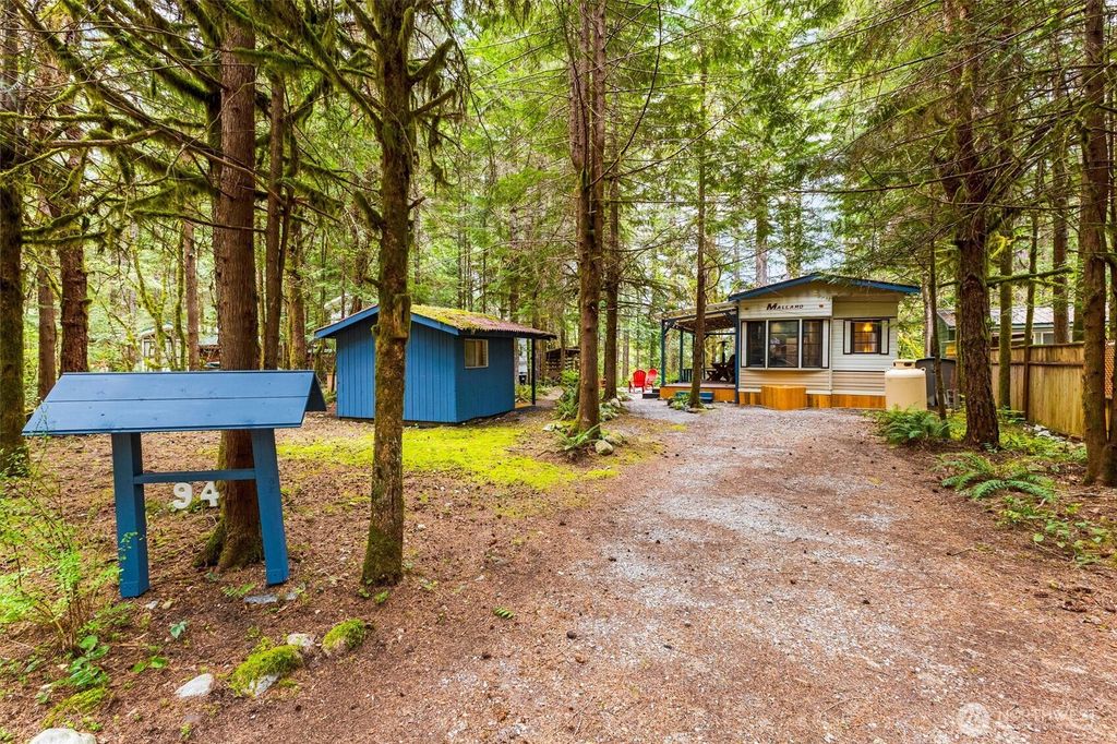 94 4 Christmas Tree Drive, Deming, WA 98244