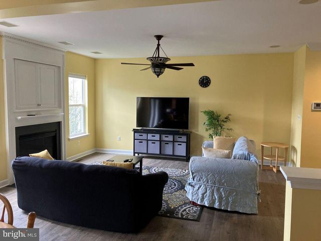 1005 GRAHAM DR, Fredericksburg, VA 22401
