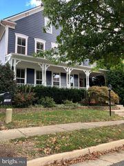1005 GRAHAM DR, Fredericksburg, VA 22401