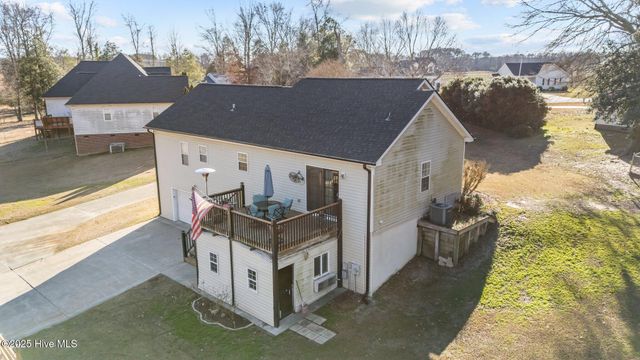 207 Jordan Bluff Drive, Pikeville, NC 27863