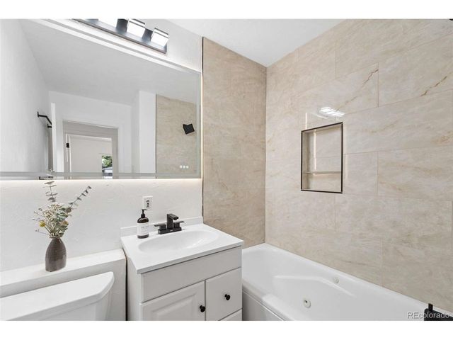 959 S Swadley St, Denver, CO 80228
