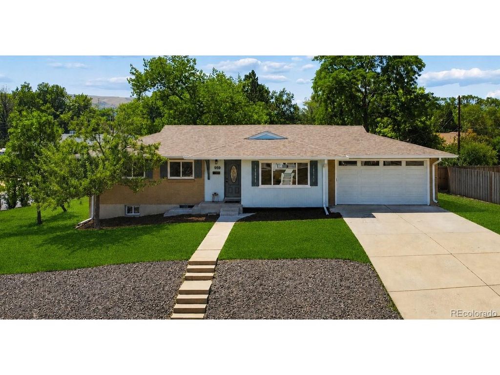 959 S Swadley St, Denver, CO 80228