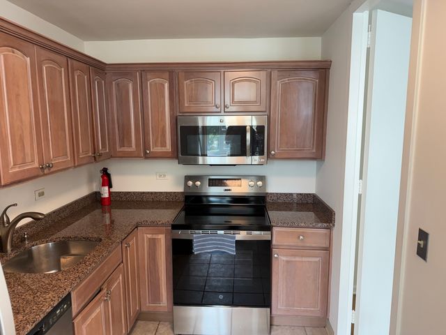 1700 E 56th Street 310, Chicago, IL 60637