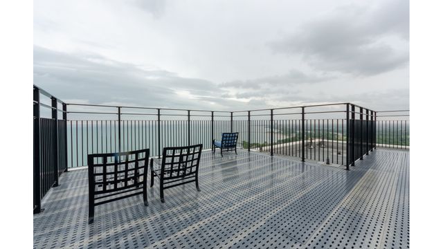 1700 E 56th Street 310, Chicago, IL 60637