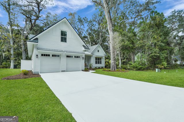 529 Eagle Crest Drive, Waverly, GA 31565