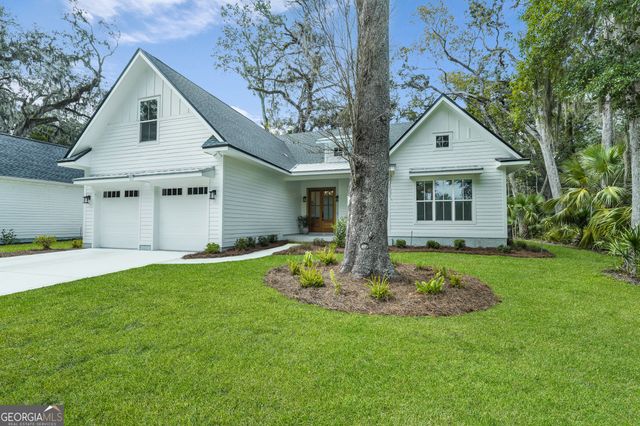 529 Eagle Crest Drive, Waverly, GA 31565