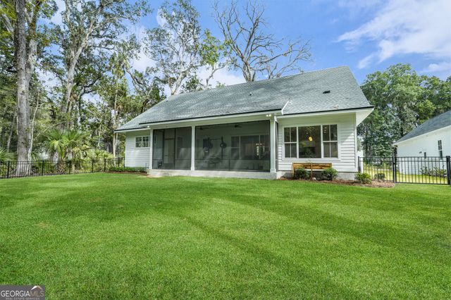 529 Eagle Crest Drive, Waverly, GA 31565