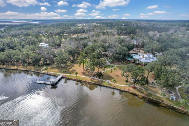 529 Eagle Crest Drive, Waverly, GA 31565