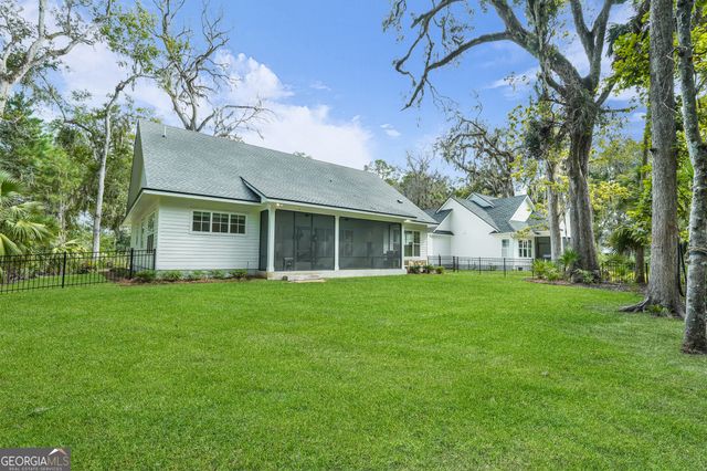 529 Eagle Crest Drive, Waverly, GA 31565