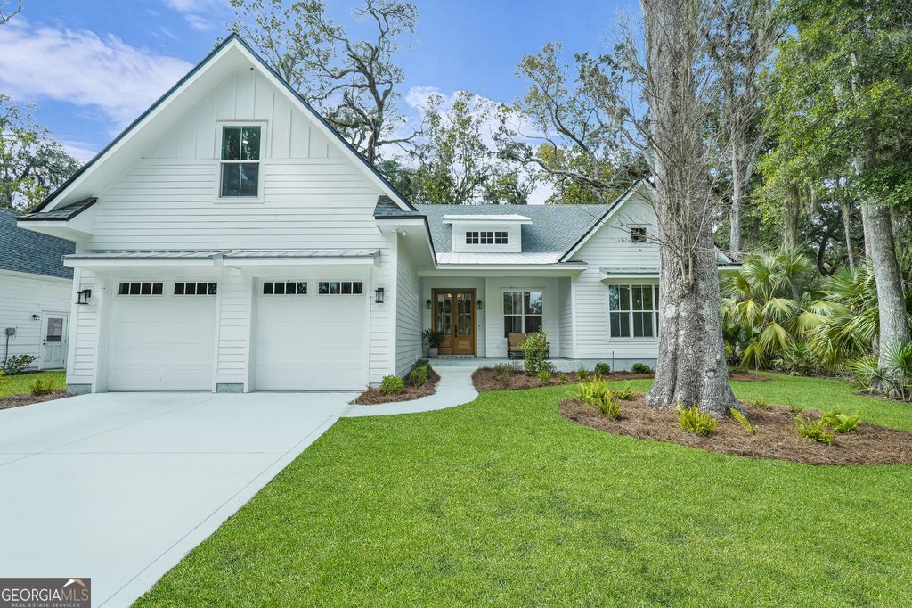 529 Eagle Crest Drive, Waverly, GA 31565