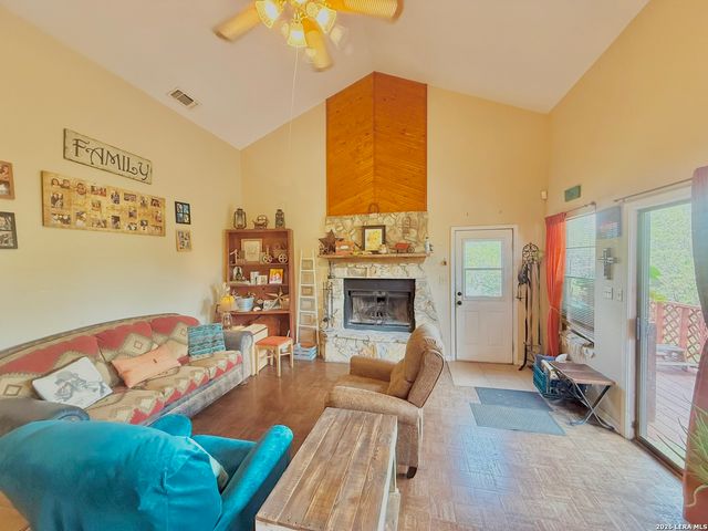 277 RIVIERA DR, Canyon Lake, TX 78133