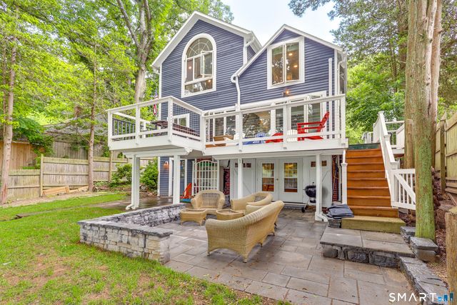 11 Stanton Street, Waterford, CT 06385