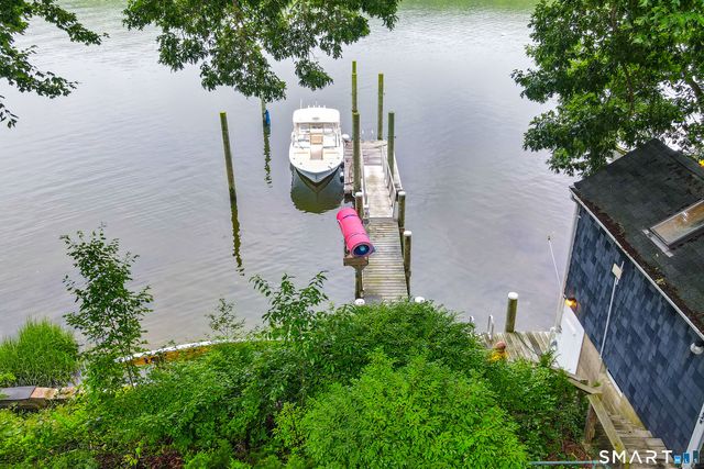 11 Stanton Street, Waterford, CT 06385