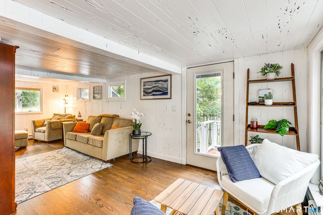 11 Stanton Street, Waterford, CT 06385