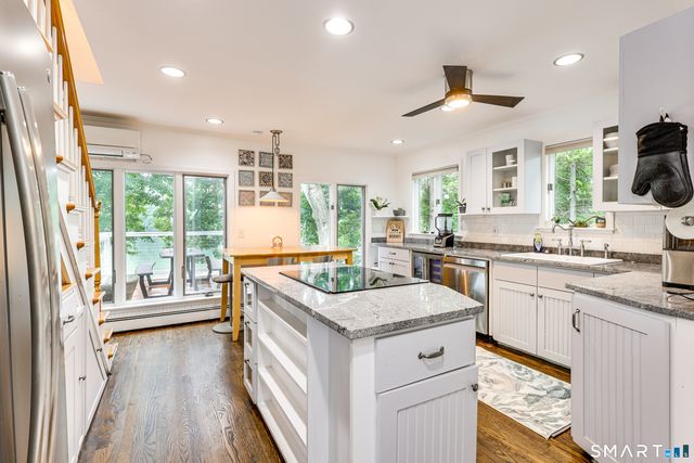 11 Stanton Street, Waterford, CT 06385