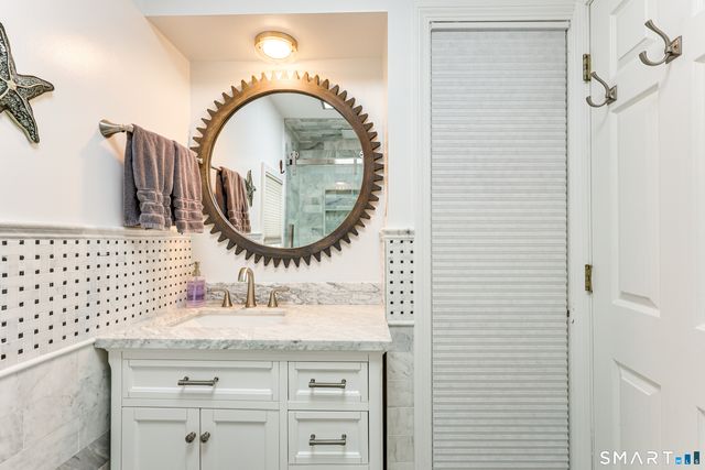 11 Stanton Street, Waterford, CT 06385