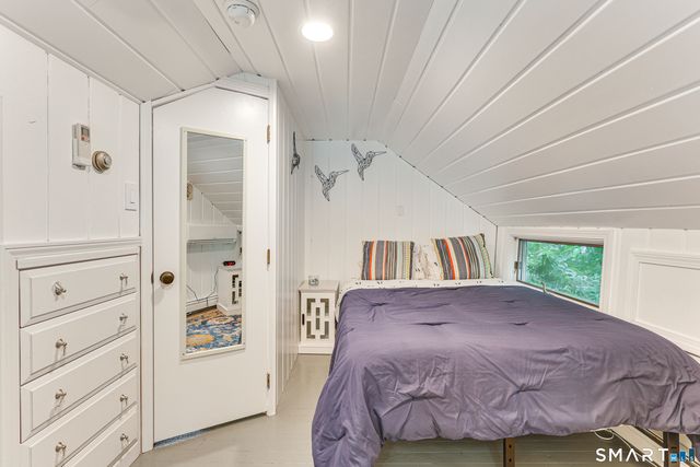 11 Stanton Street, Waterford, CT 06385