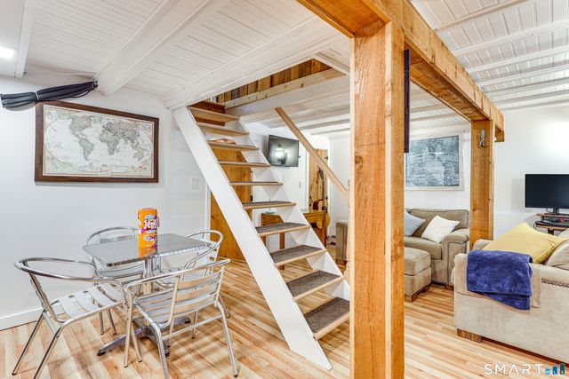 11 Stanton Street, Waterford, CT 06385