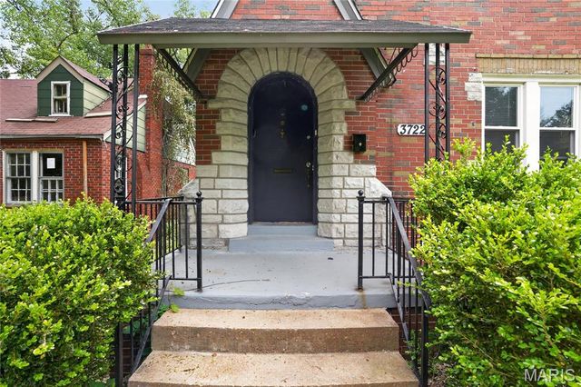 3722 Lawler Drive, St Louis, MO 63121