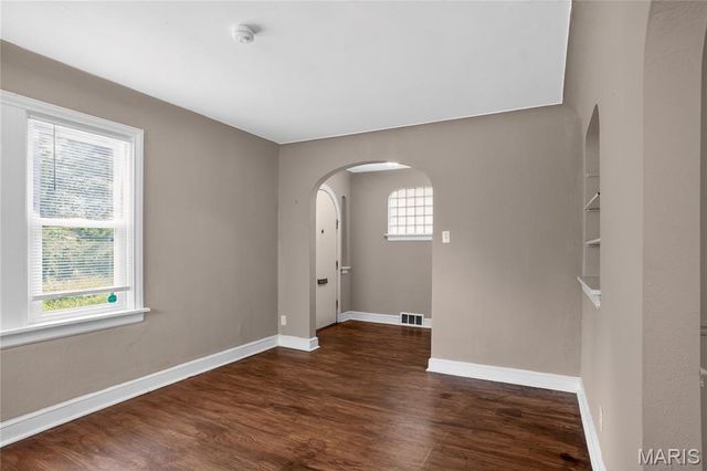 3722 Lawler Drive, St Louis, MO 63121