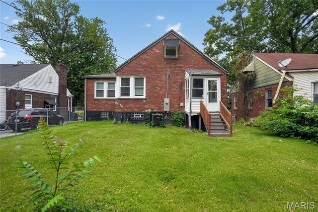 3722 Lawler Drive, St Louis, MO 63121
