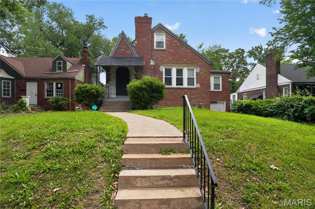 3722 Lawler Drive, St Louis, MO 63121
