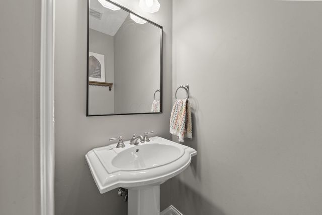 6594 Baronscourt Loop, Dublin, OH 43016