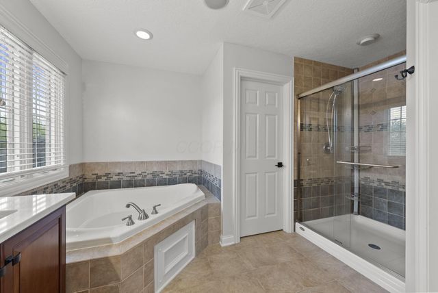 6594 Baronscourt Loop, Dublin, OH 43016