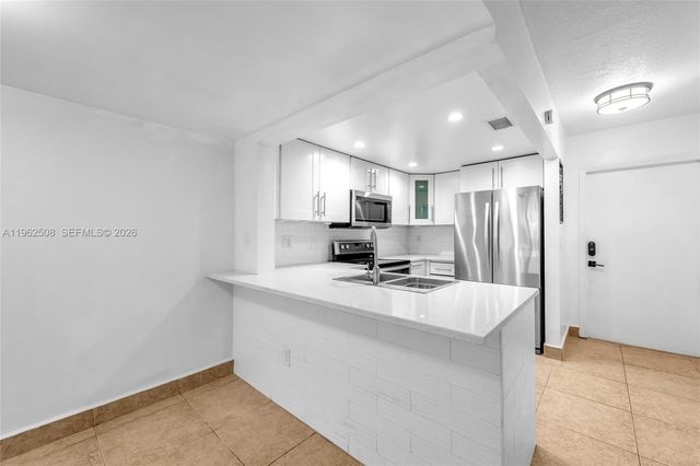 15007 SW 80th Ter 813, Miami, FL 33193