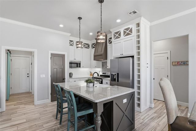 2505 Wayne Cutt Avenue, Yukon, OK 73099