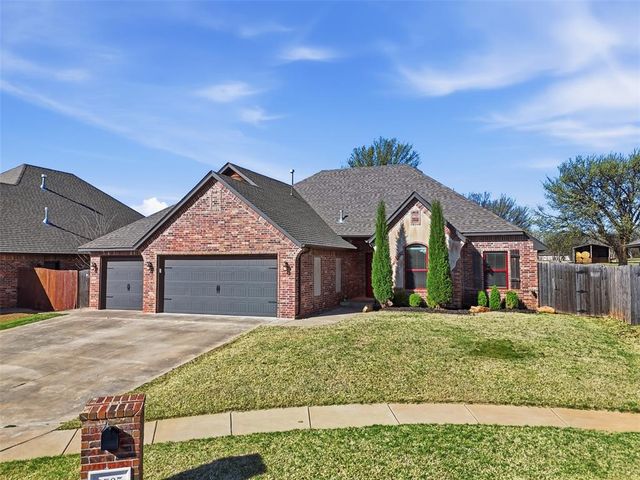 2505 Wayne Cutt Avenue, Yukon, OK 73099