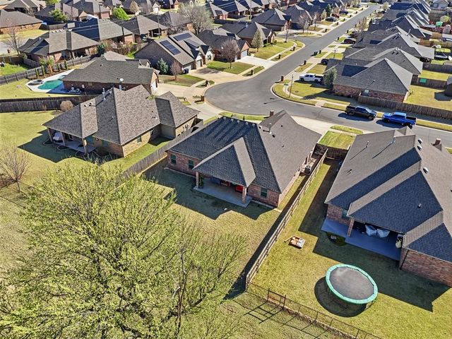 2505 Wayne Cutt Avenue, Yukon, OK 73099