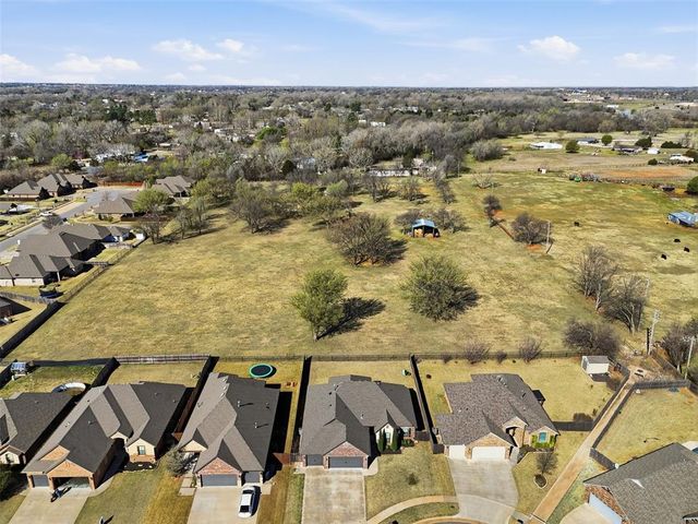 2505 Wayne Cutt Avenue, Yukon, OK 73099