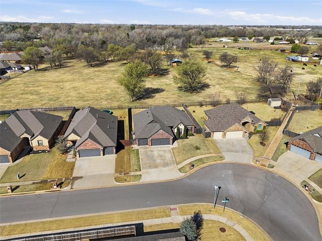 2505 Wayne Cutt Avenue, Yukon, OK 73099
