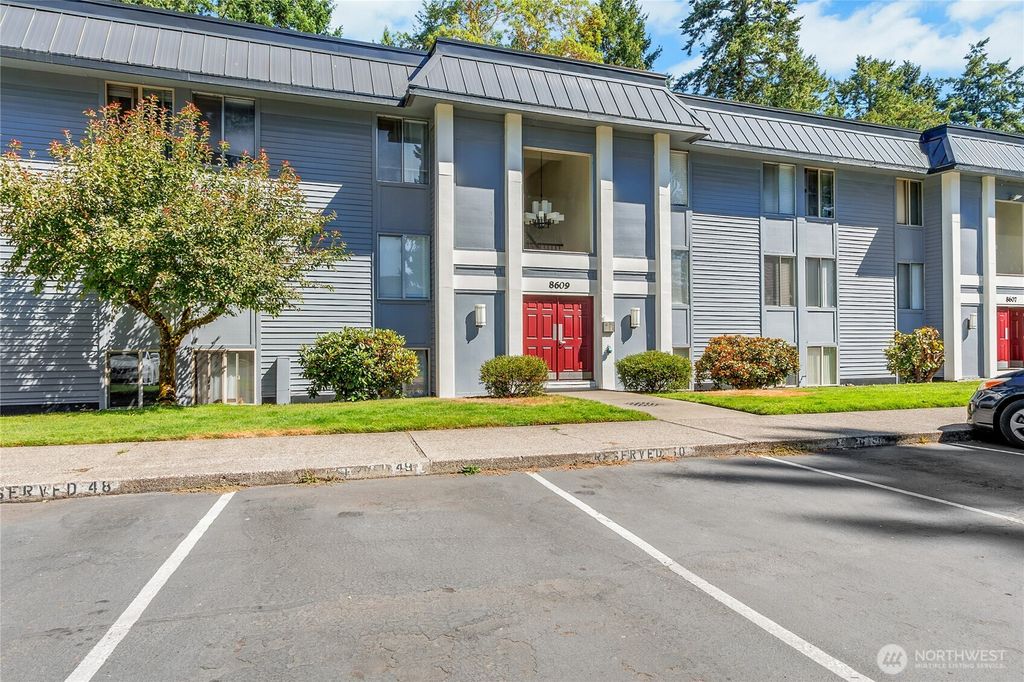 8609 Zircon Drive SW #E4, Lakewood, WA 98498