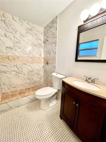5911 Liberty St 5913, Hollywood, FL 33021