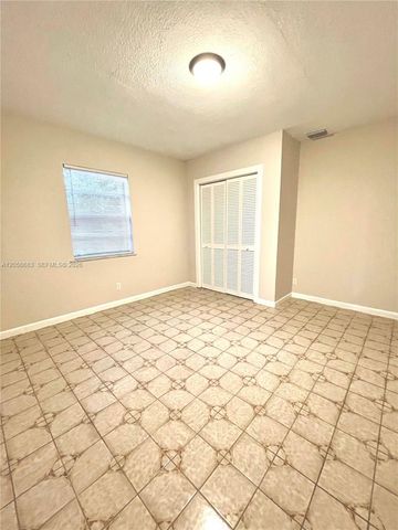 5911 Liberty St 5913, Hollywood, FL 33021