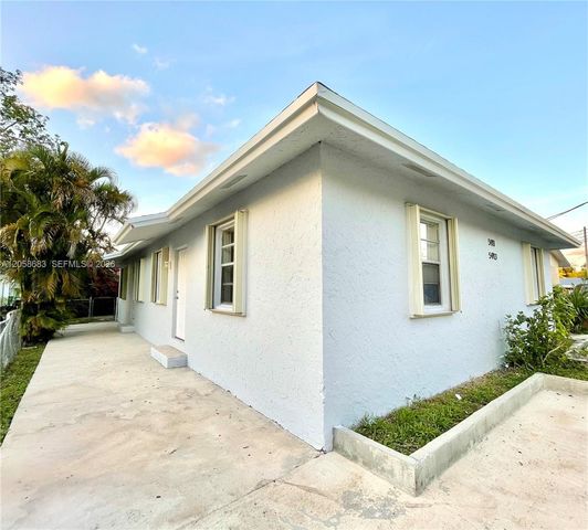 5911 Liberty St 5913, Hollywood, FL 33021