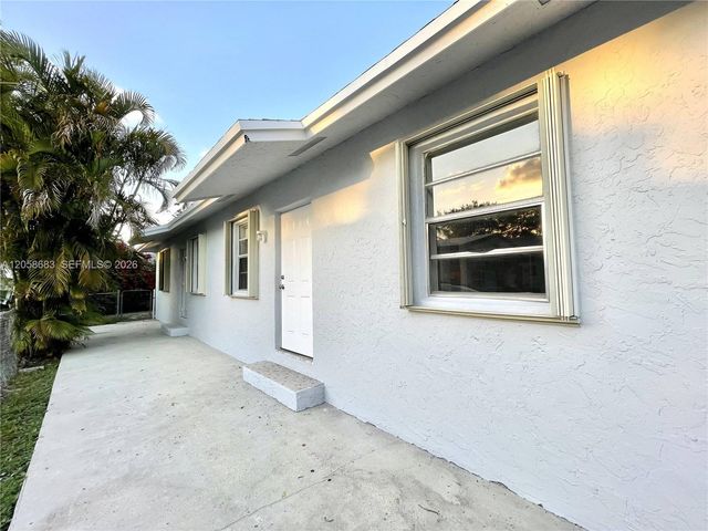 5911 Liberty St 5913, Hollywood, FL 33021