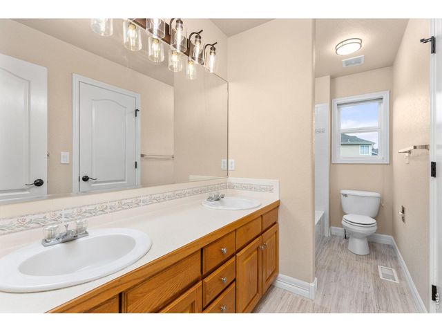 6632 Majestic Dr, Fort Collins, CO 80528