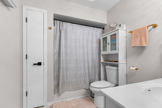 200 Bounty Drive NE, Poplar Grove, IL 61065