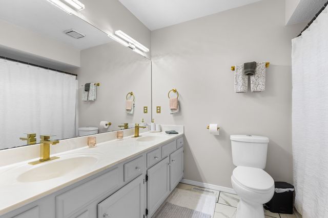 200 Bounty Drive NE, Poplar Grove, IL 61065