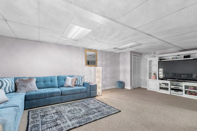 200 Bounty Drive NE, Poplar Grove, IL 61065