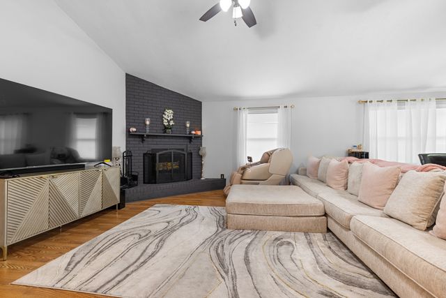 200 Bounty Drive NE, Poplar Grove, IL 61065