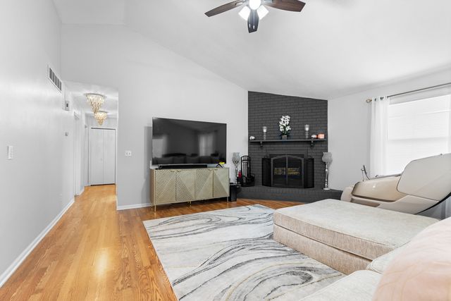 200 Bounty Drive NE, Poplar Grove, IL 61065