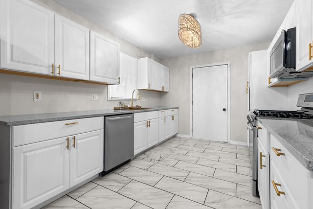 200 Bounty Drive NE, Poplar Grove, IL 61065